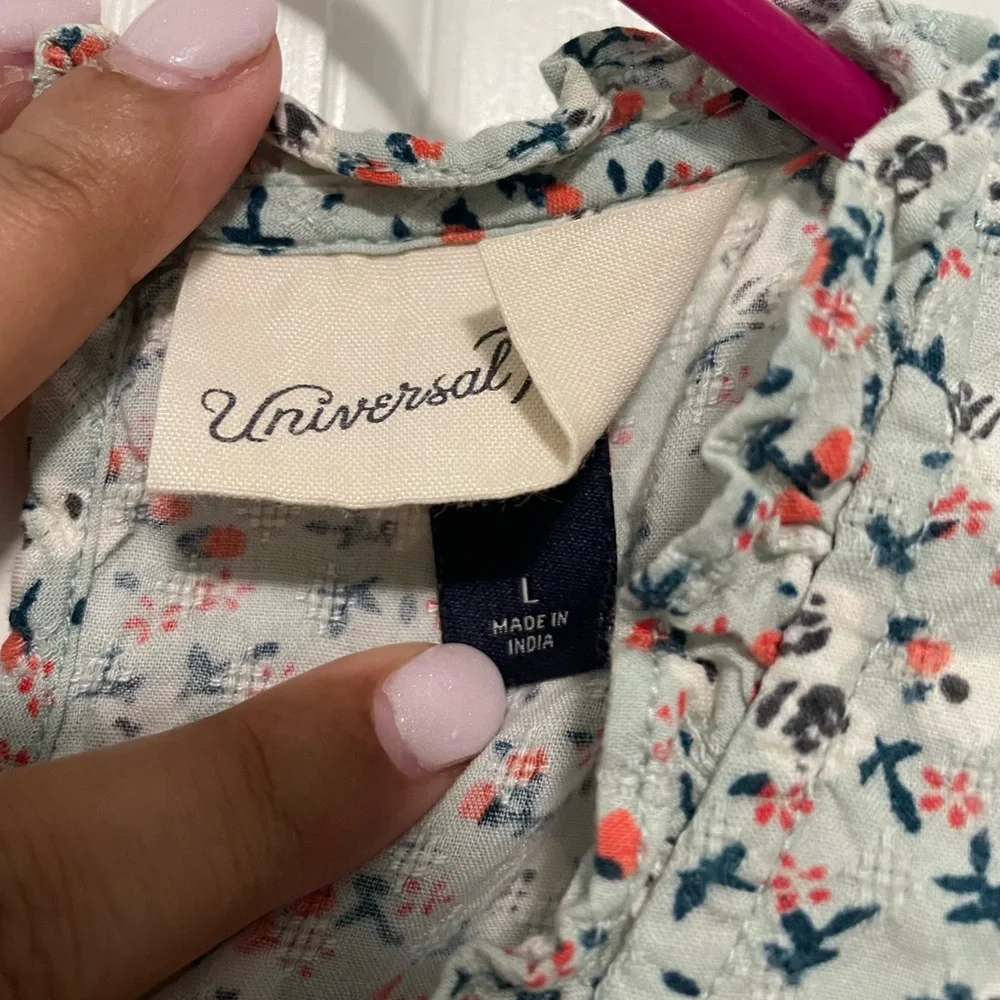 Universal Thread Floral top - Picture 3 of 4